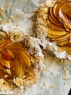 りんごのガレット^_^！今季最初で最後で作りますしたー