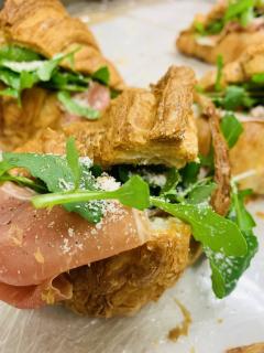 クロワッサンサンド生ハム♪